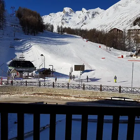Val Benoit Face A La Piste De L'aiguille En Centre Station 4 Couchages Allos